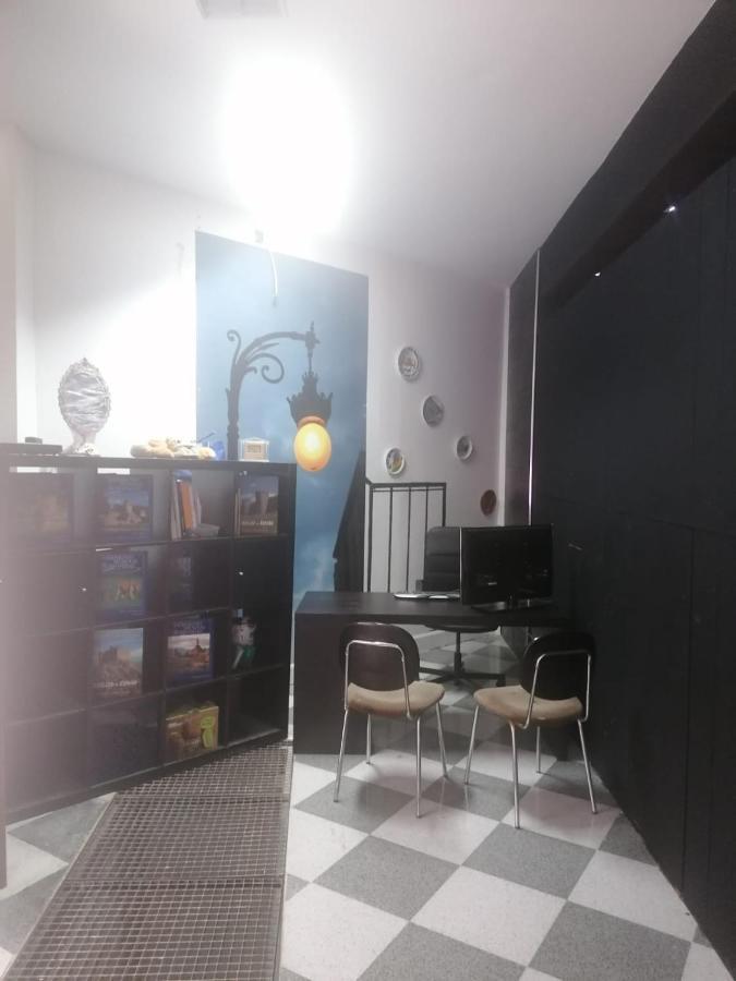 Hostal Casa Rosa Madrid Eksteriør bilde